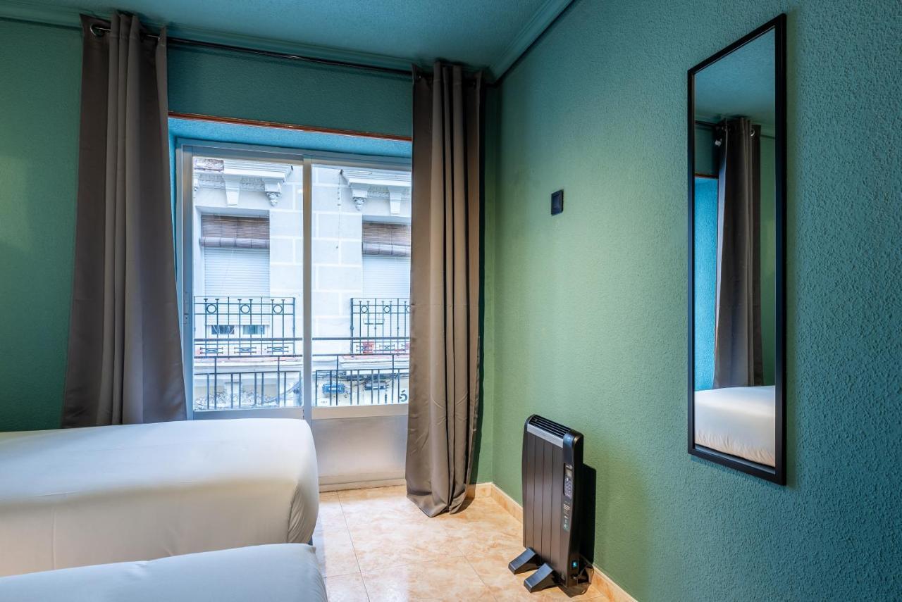 Ideal Hostel Madrid Luaran gambar